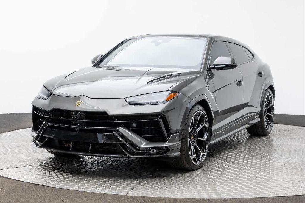 used 2023 Lamborghini Urus car, priced at $295,137