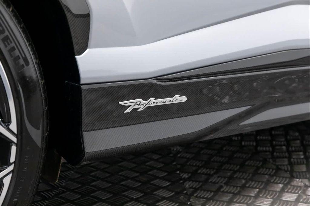 used 2024 Lamborghini Urus car, priced at $309,647