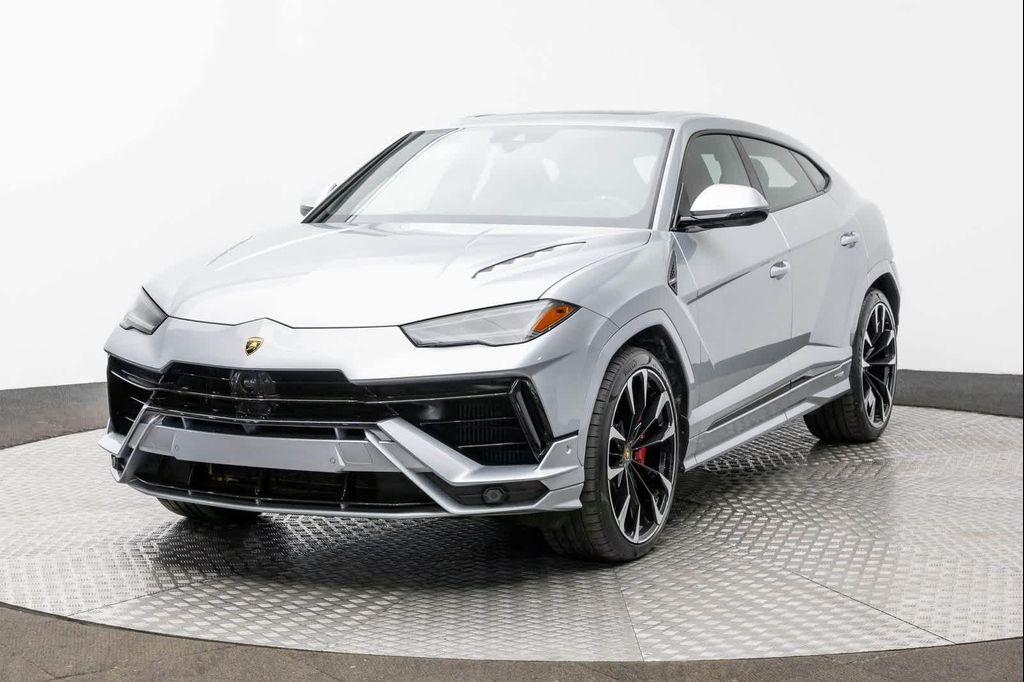used 2023 Lamborghini Urus car, priced at $244,323