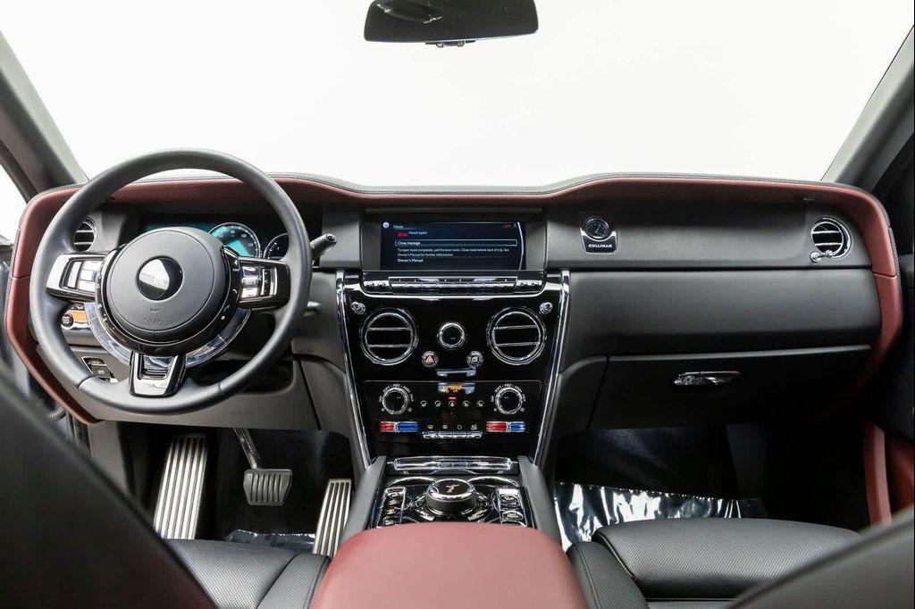 used 2022 Rolls-Royce Cullinan car, priced at $294,000