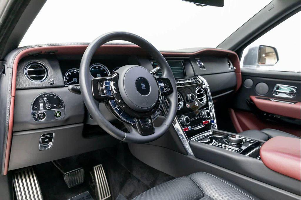 used 2022 Rolls-Royce Cullinan car, priced at $294,000