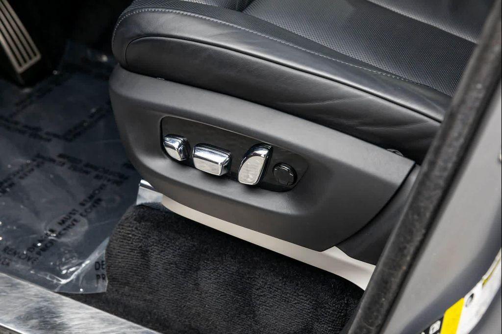 used 2022 Rolls-Royce Cullinan car, priced at $294,000