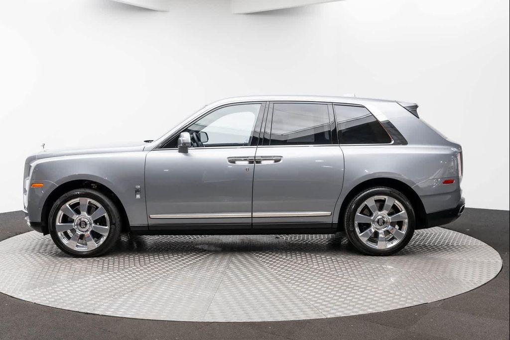 used 2022 Rolls-Royce Cullinan car, priced at $282,480
