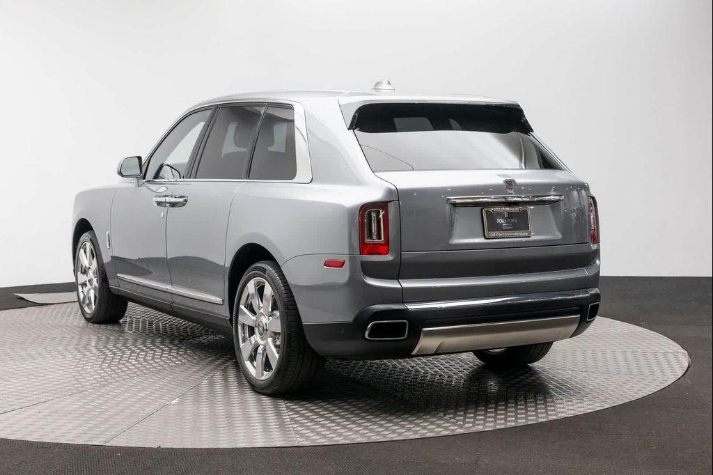 used 2022 Rolls-Royce Cullinan car, priced at $294,000