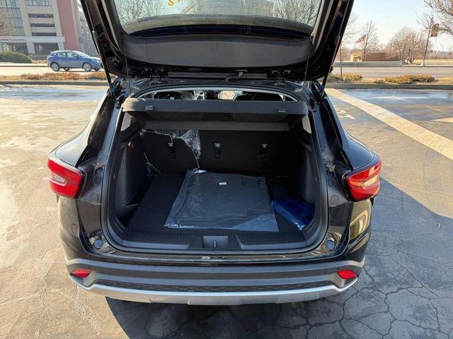 used 2025 Chevrolet Trax car, priced at $24,148