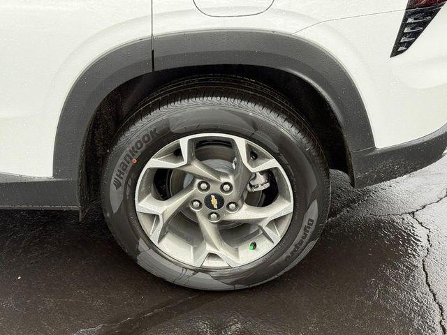 new 2026 Chevrolet Trax car, priced at $22,885