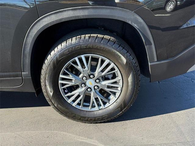 used 2024 Chevrolet Traverse car, priced at $30,998