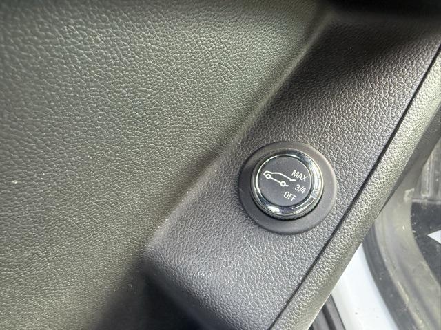 used 2023 Chevrolet Traverse car, priced at $29,998