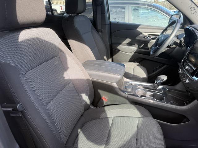 used 2023 Chevrolet Traverse car, priced at $29,998