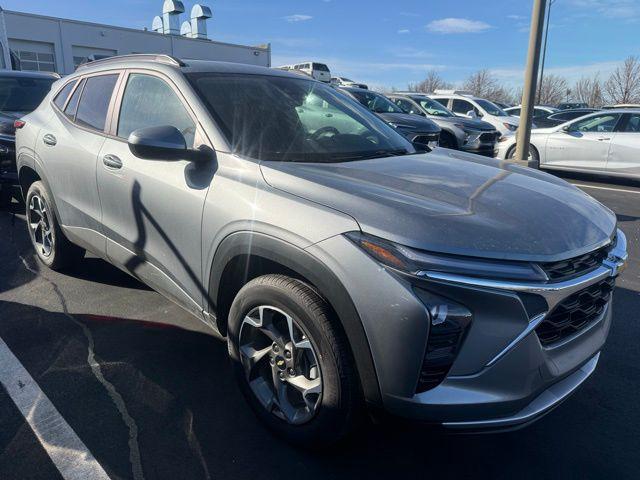 used 2025 Chevrolet Trax car, priced at $24,148