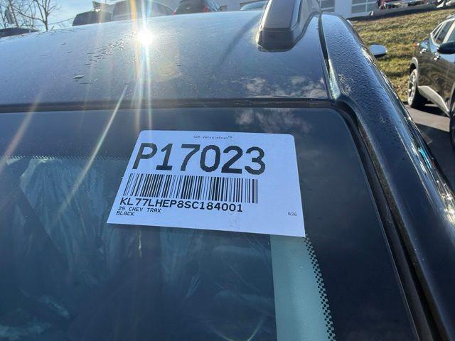 used 2025 Chevrolet Trax car, priced at $24,148