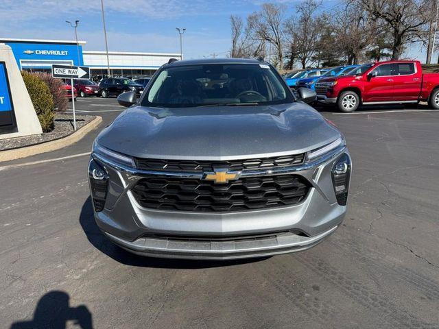 used 2025 Chevrolet Trax car, priced at $24,148