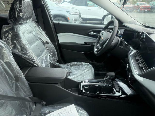 used 2025 Chevrolet Trax car, priced at $24,148