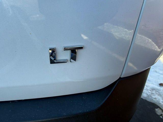 used 2023 Chevrolet Traverse car, priced at $31,298