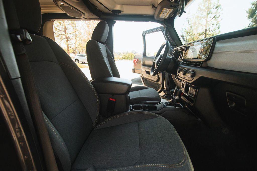 used 2024 Jeep Gladiator car