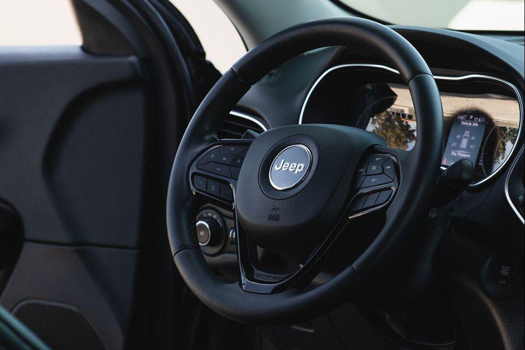 used 2019 Jeep Cherokee car, priced at $12,995