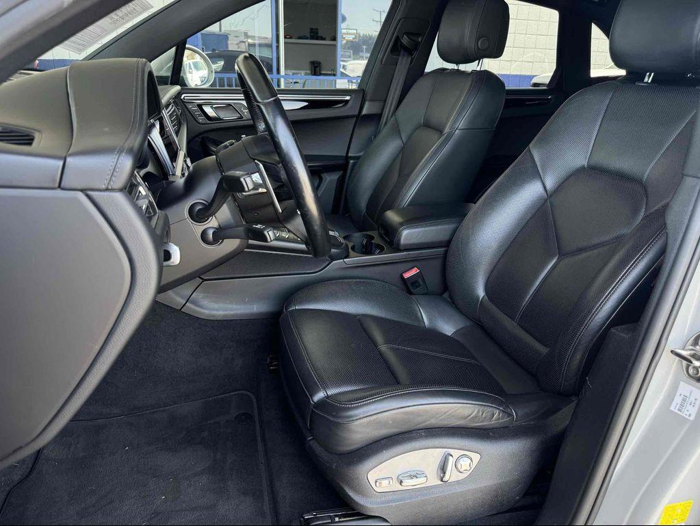 used 2020 Porsche Macan car