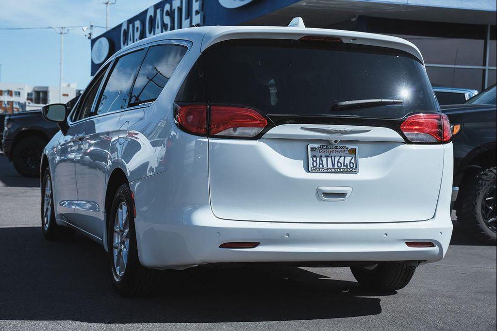 used 2017 Chrysler Pacifica car