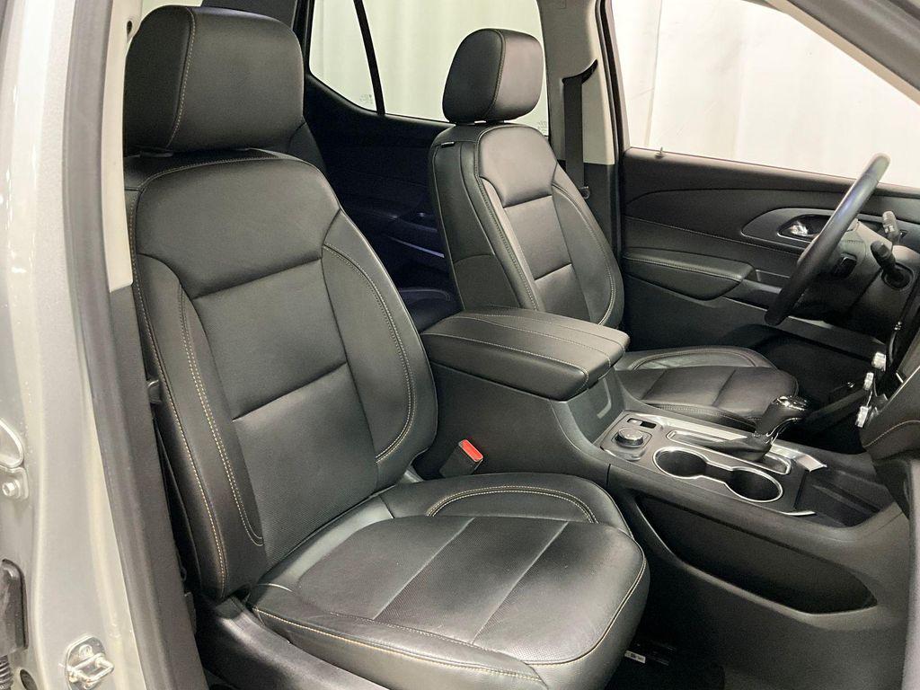 used 2020 Chevrolet Traverse car, priced at $27,400
