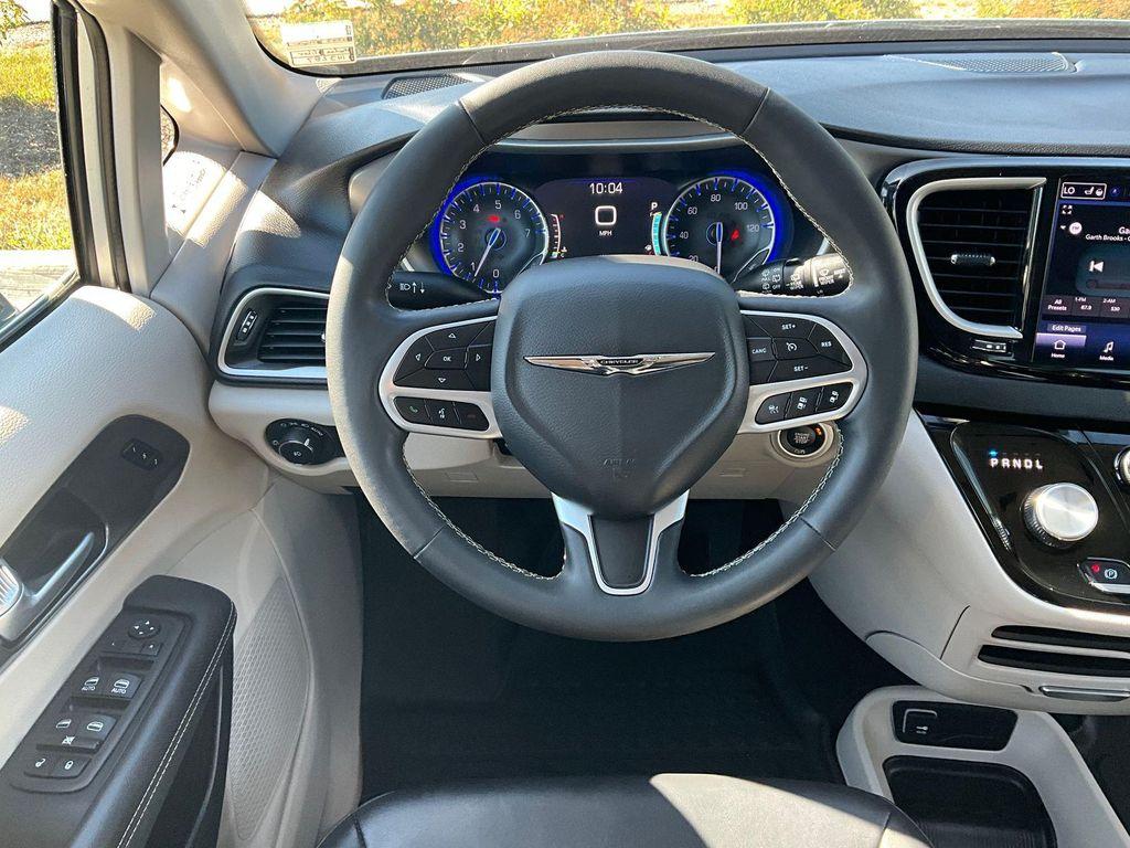 used 2024 Chrysler Pacifica car, priced at $26,900