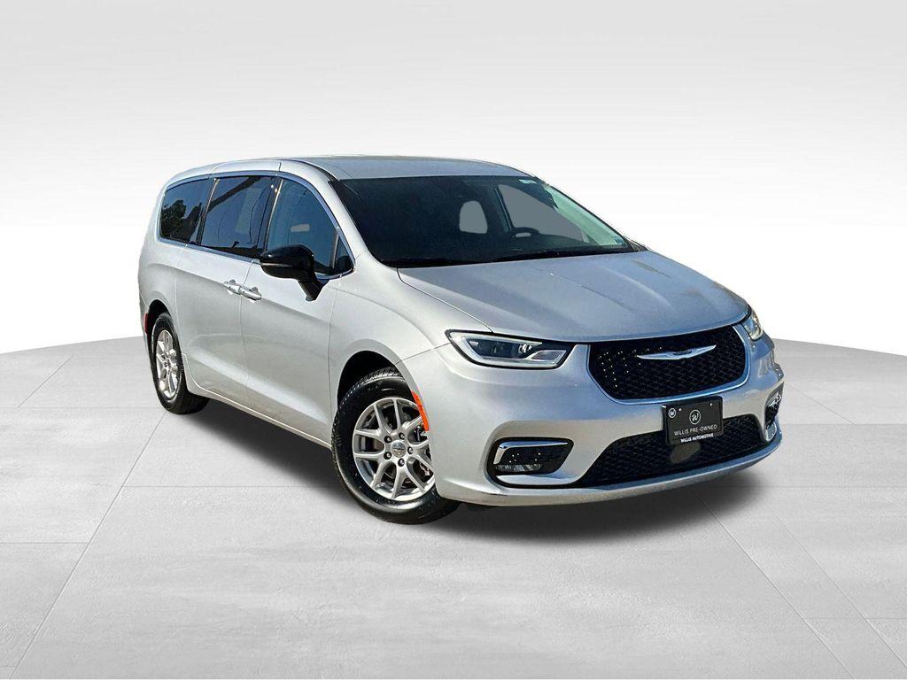 used 2024 Chrysler Pacifica car, priced at $26,900