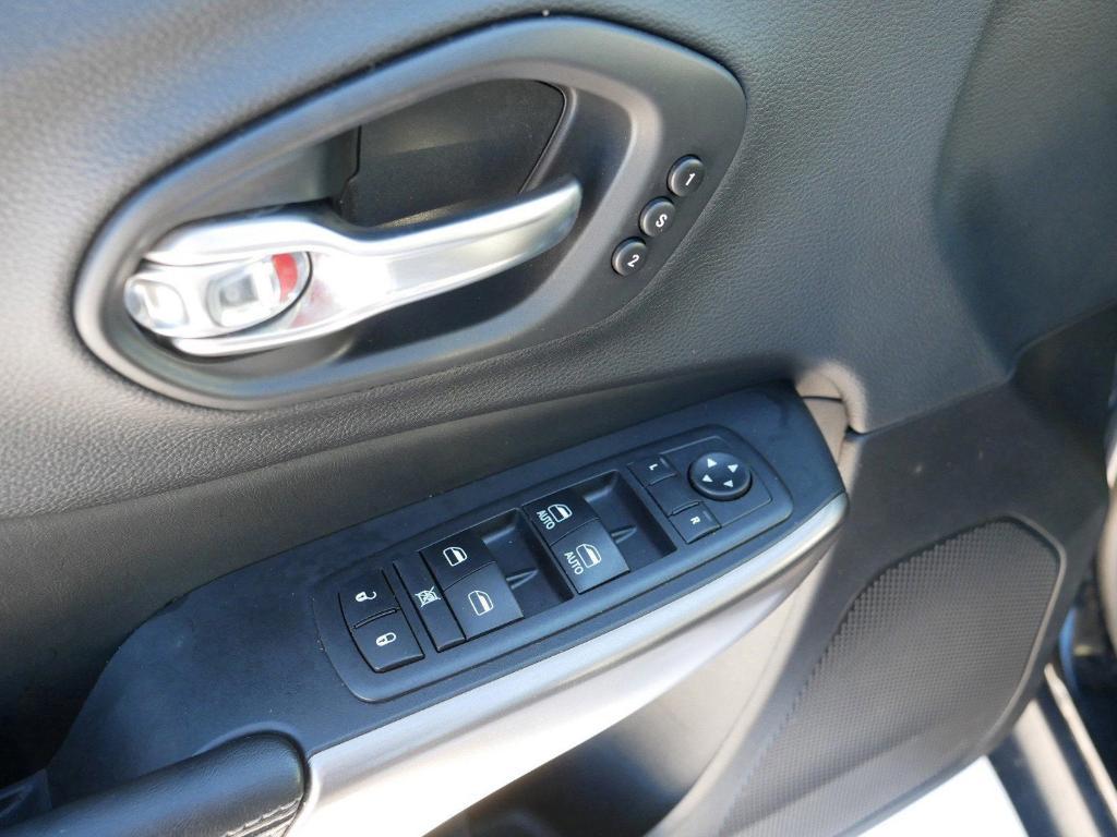 used 2019 Jeep Cherokee car, priced at $18,000