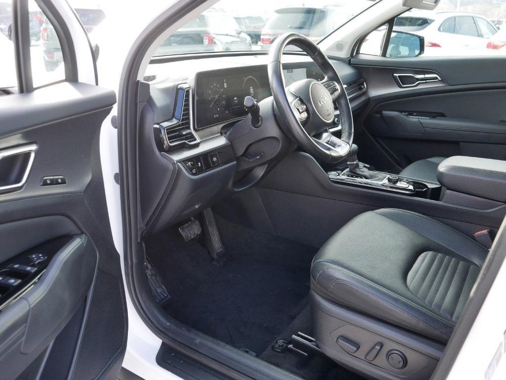 used 2025 Kia Sportage car, priced at $32,750