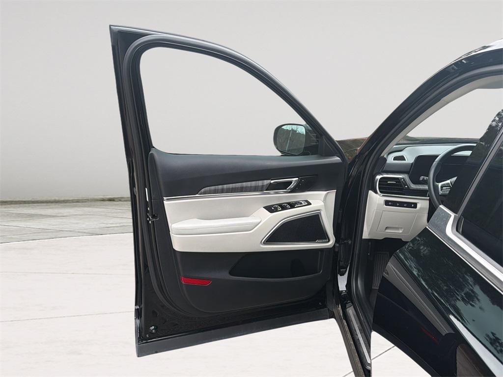 used 2024 Kia Telluride car, priced at $37,772