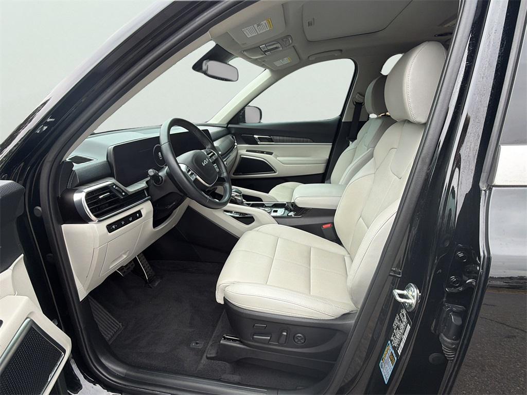 used 2024 Kia Telluride car, priced at $37,772