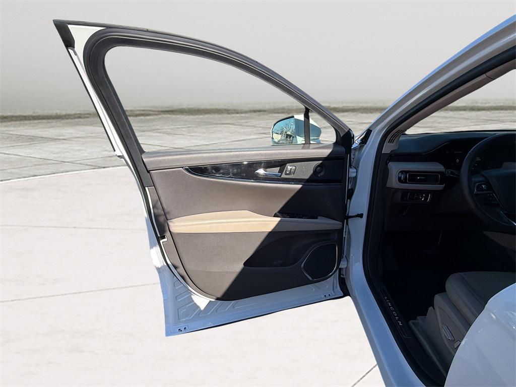 used 2021 Lincoln Nautilus car, priced at $30,896