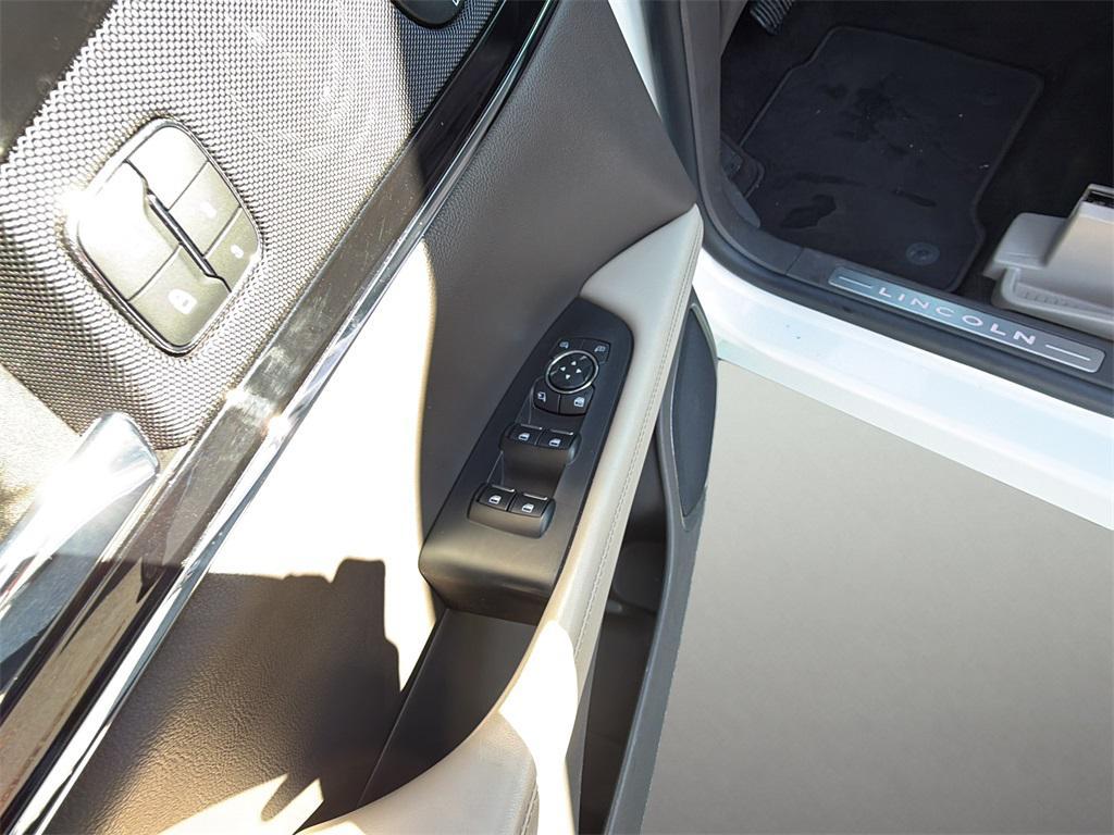 used 2021 Lincoln Nautilus car, priced at $30,896