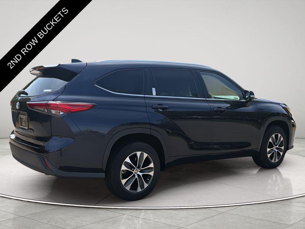 used 2020 Toyota Highlander car, priced at $29,789