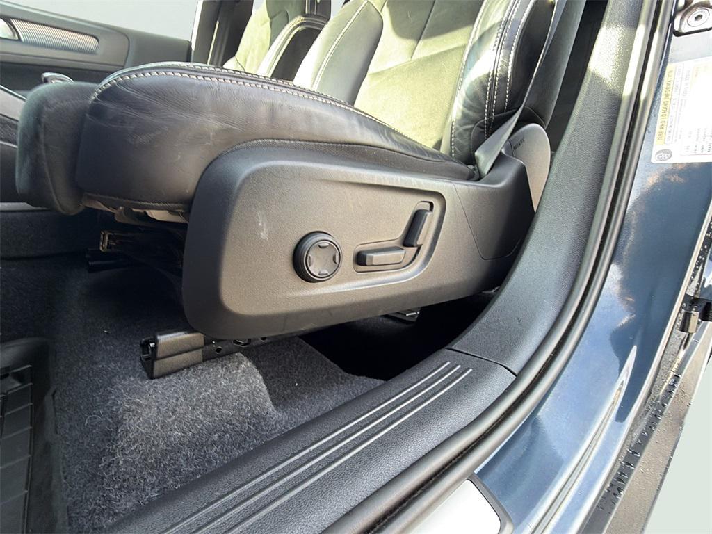 used 2022 Volvo XC40 car, priced at $23,975