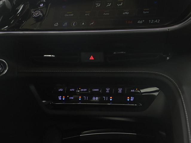 used 2022 Buick Envision car, priced at $25,499