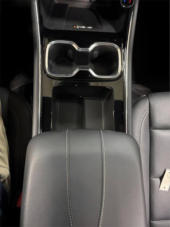 used 2025 Chevrolet Traverse car, priced at $35,988