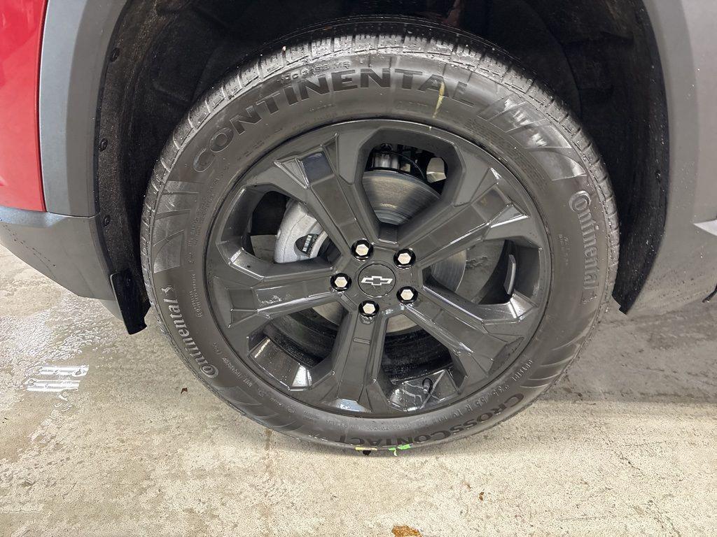 new 2026 Chevrolet Equinox car, priced at $30,685