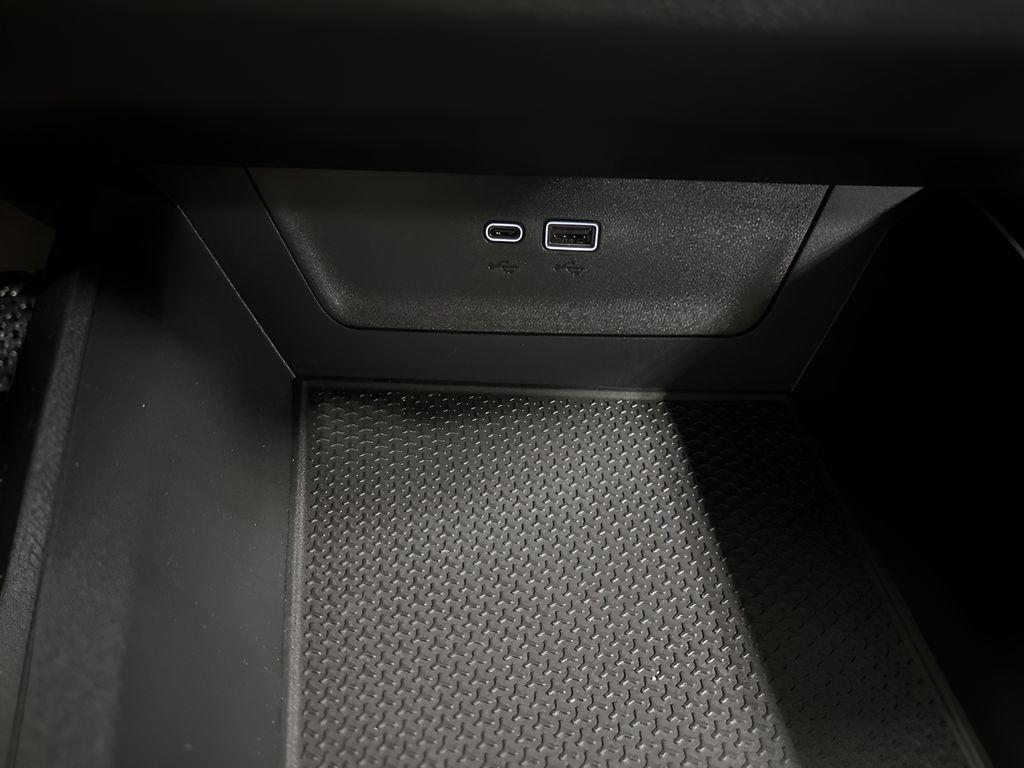 new 2026 Chevrolet Equinox car, priced at $30,685