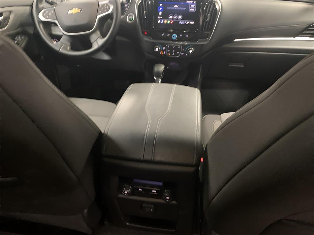 used 2023 Chevrolet Traverse car, priced at $27,988