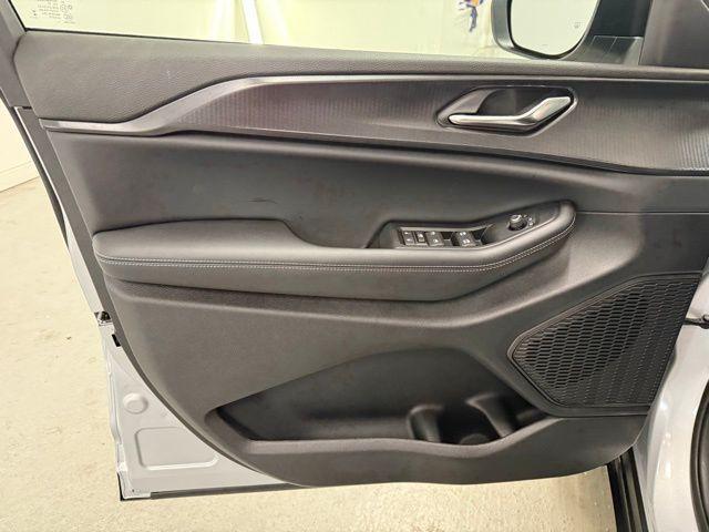 new 2025 Jeep Grand Cherokee car, priced at $38,567