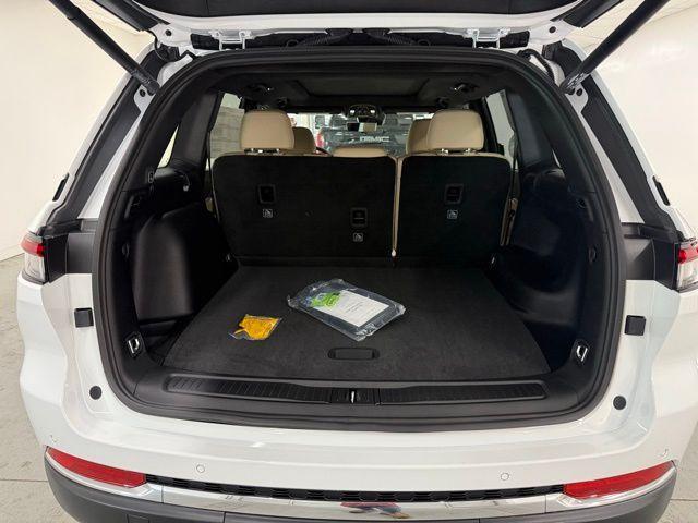 new 2025 Jeep Grand Cherokee car, priced at $50,857