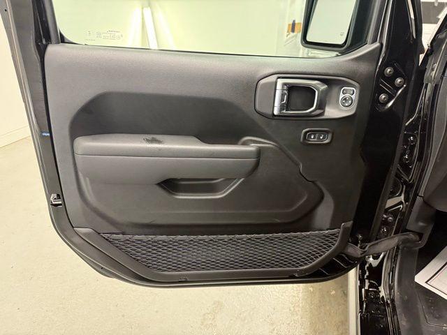 new 2025 Jeep Gladiator car, priced at $50,218