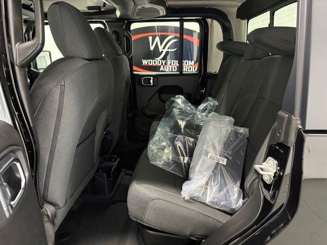 new 2025 Jeep Gladiator car, priced at $50,218