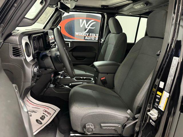 new 2025 Jeep Gladiator car, priced at $50,218