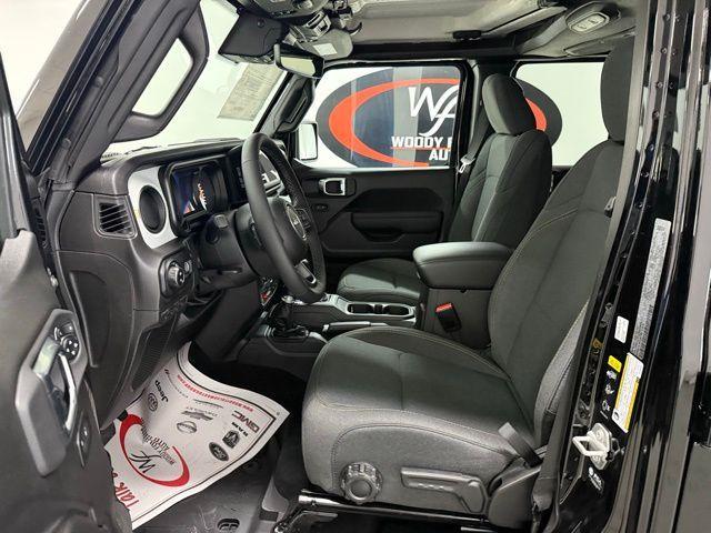 new 2025 Jeep Gladiator car, priced at $50,218