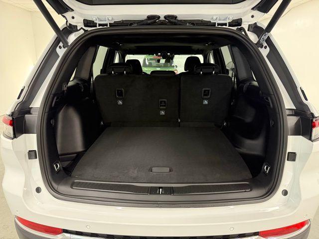 new 2025 Jeep Grand Cherokee car, priced at $38,887