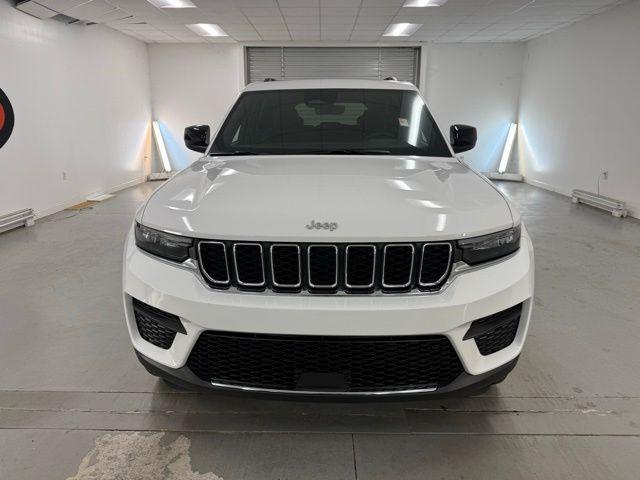 new 2025 Jeep Grand Cherokee car, priced at $38,887