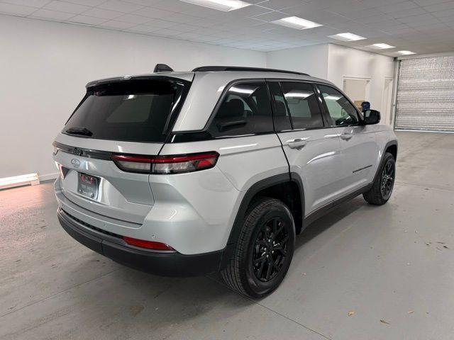 new 2026 Jeep Grand Cherokee car, priced at $45,757