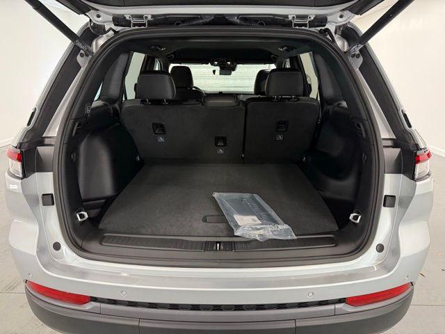 new 2026 Jeep Grand Cherokee car, priced at $45,757