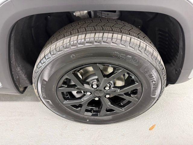 new 2026 Jeep Grand Cherokee car, priced at $45,757