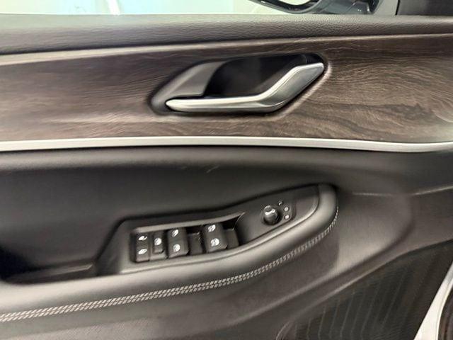 new 2026 Jeep Grand Cherokee car, priced at $45,757